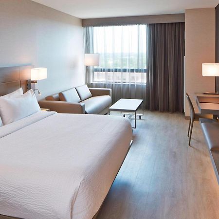 Ac Hotel By Marriott Des Moines East Village Exterior photo
