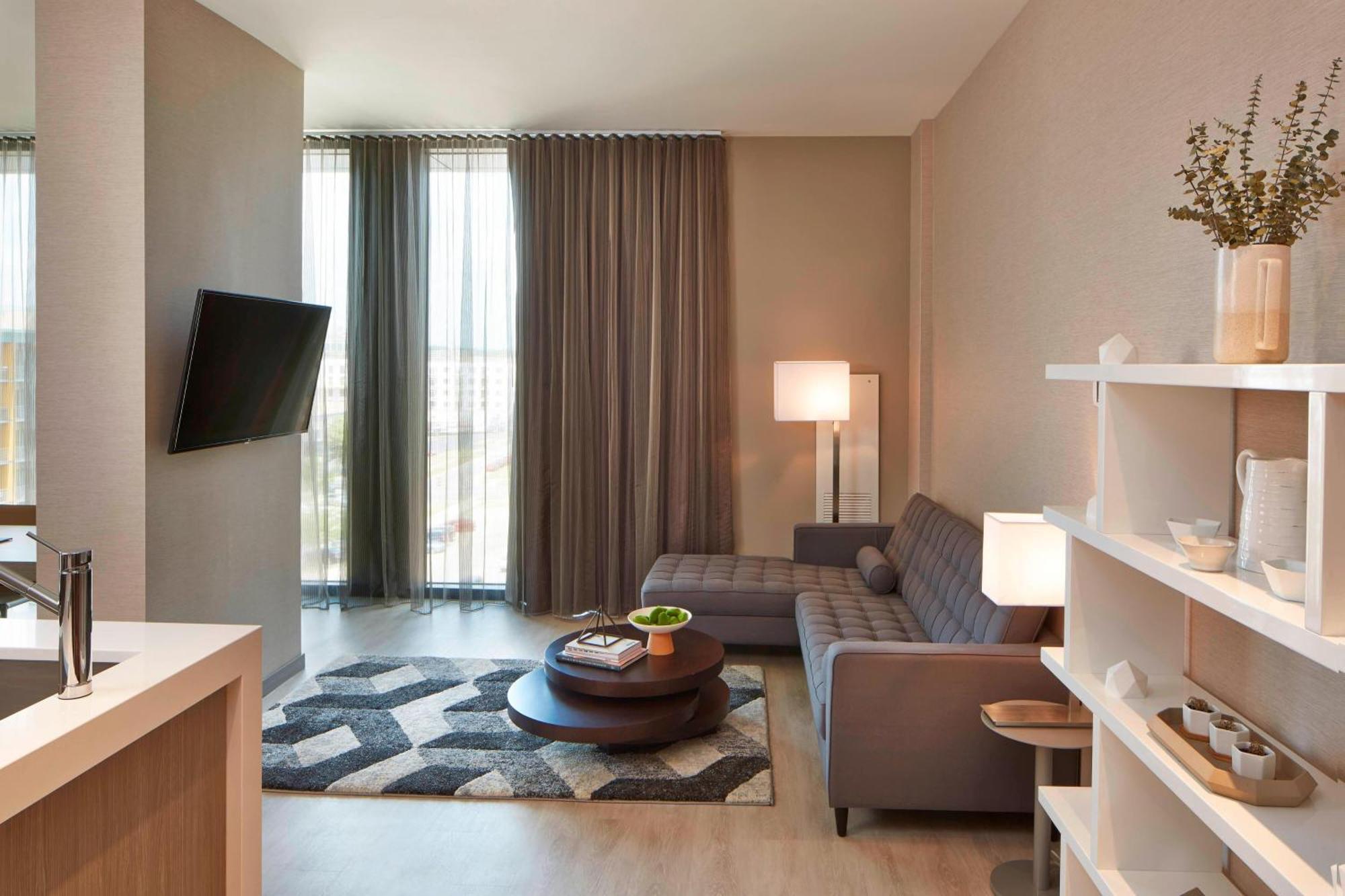 Ac Hotel By Marriott Des Moines East Village Exterior photo